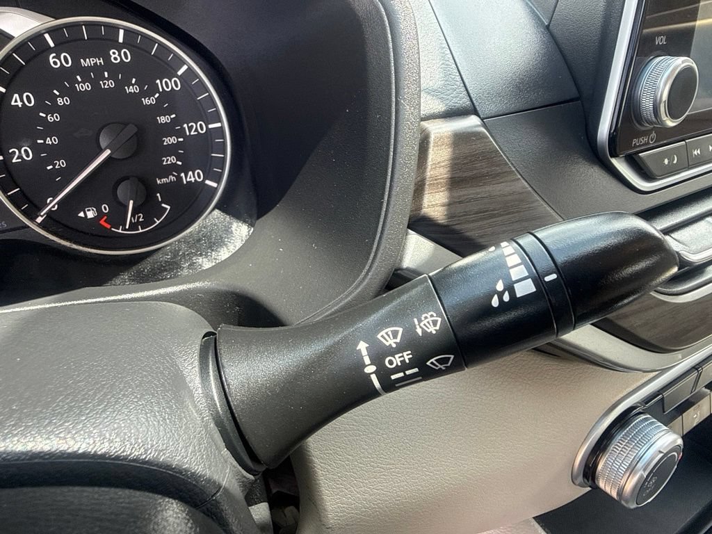 Used 2025 Nissan Altima 2.5 SV FWD image 20