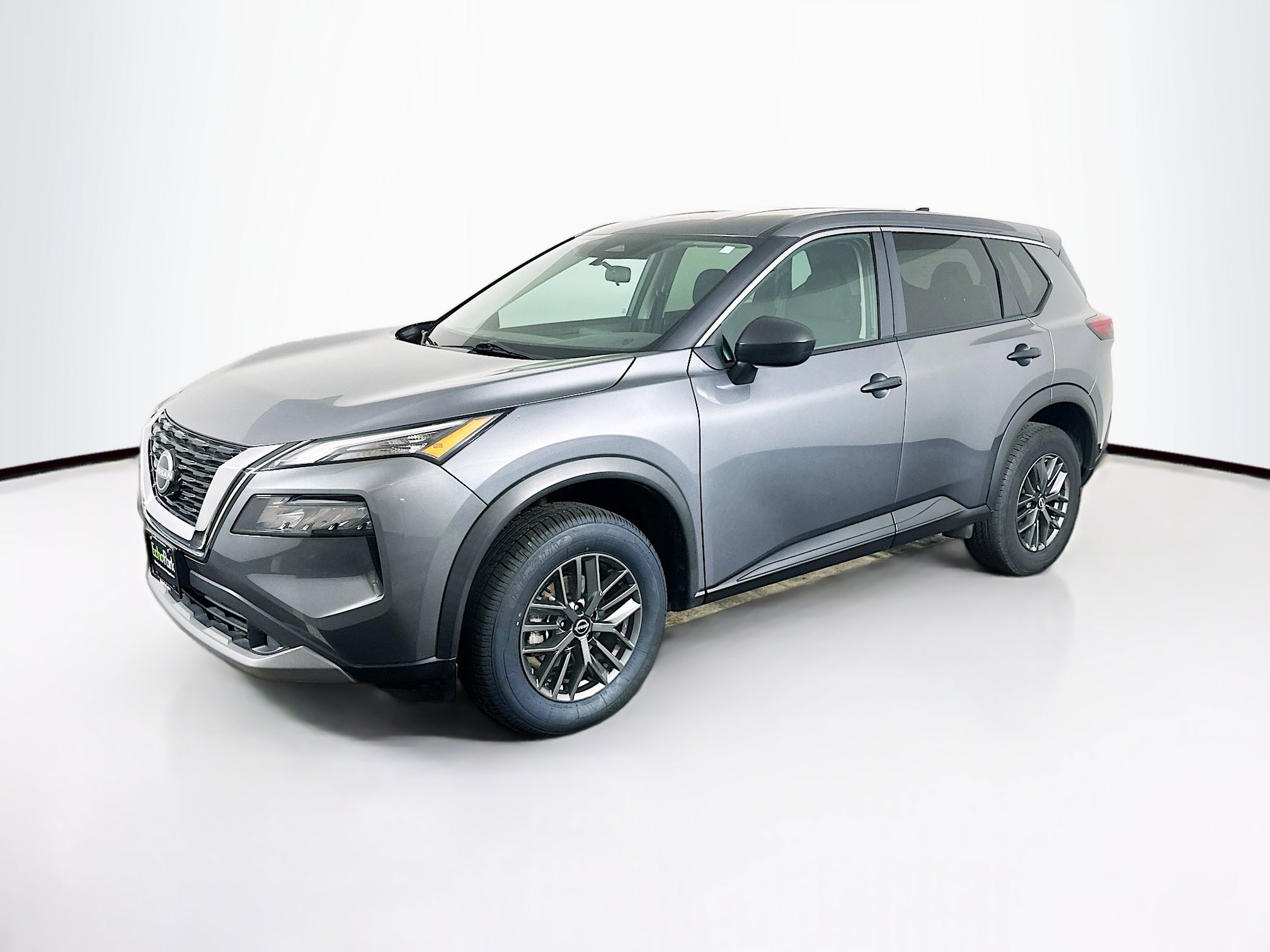 Used 2023 Nissan Rogue S image 3