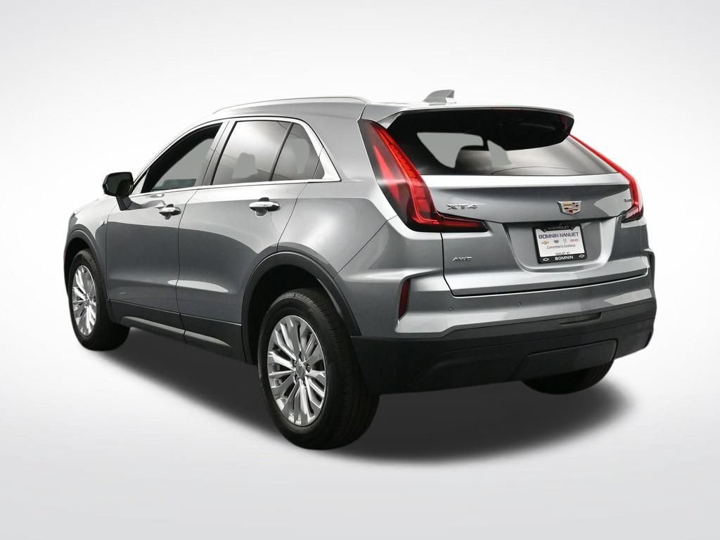 Used 2024 Cadillac XT4 Luxury w/ Cold Weather Package AWD/4WD image 3