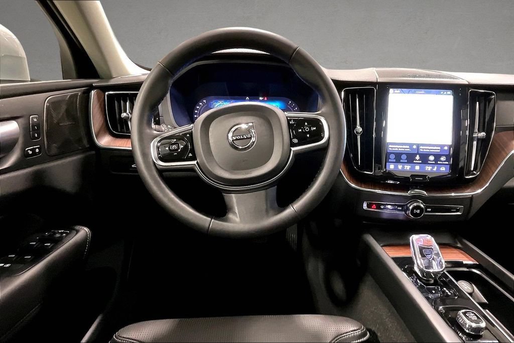 Certified 2023 Volvo XC60 B5 Ultimate w/ Climate Package AWD/4WD image 9