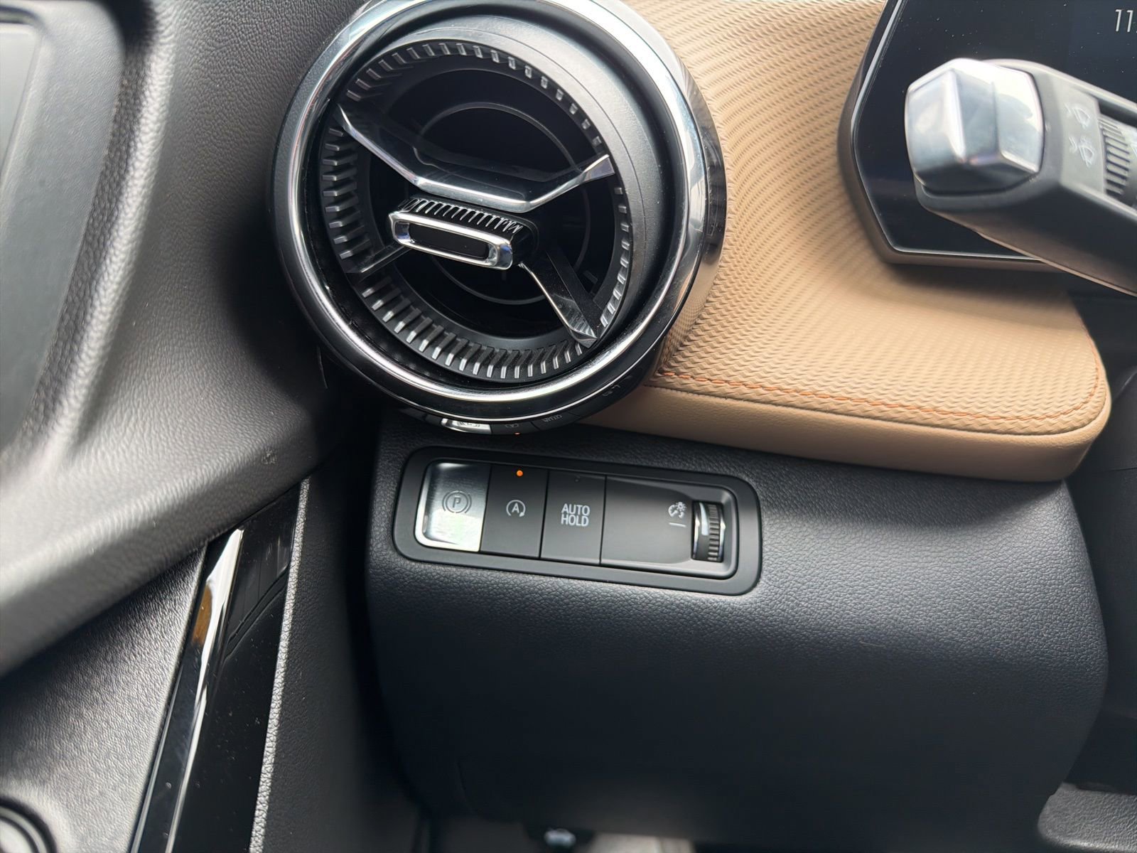 Used 2026 Chevrolet Equinox ACTIV image 18