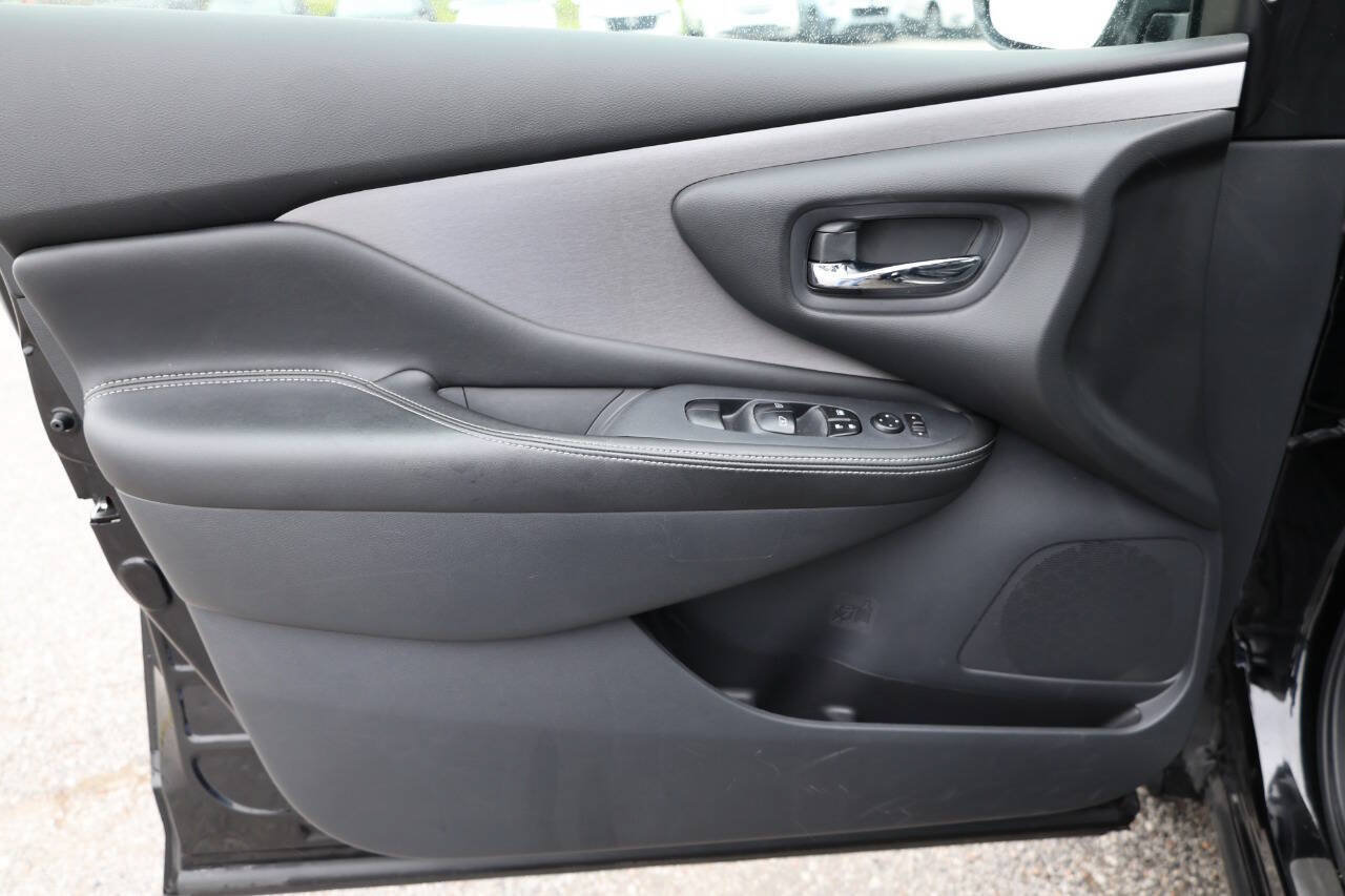 Used 2024 Nissan Murano SV w/ SV Midnight Edition Package AWD/4WD image 12
