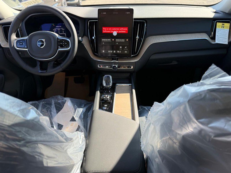 New 2027 Volvo XC60 T8 Plus AWD/4WD image 6