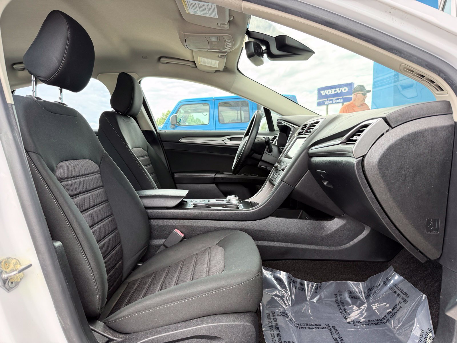 Used 2020 Ford Fusion SE FWD image 18
