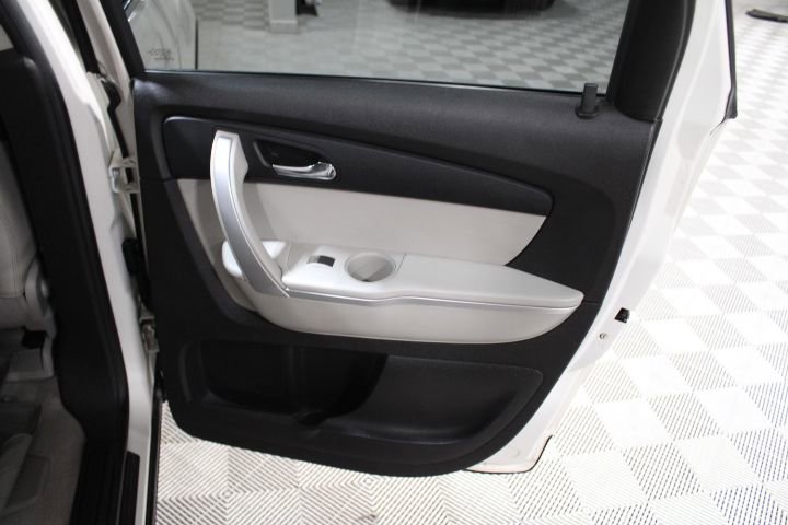 Used 2012 GMC Acadia SLT image 25