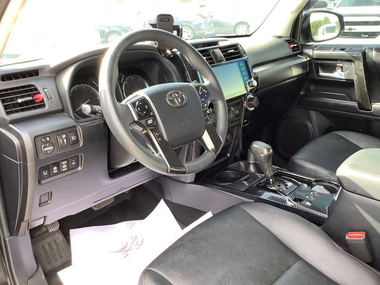 Used 2022 Toyota 4Runner TRD Off-Road Premium AWD/4WD image 38