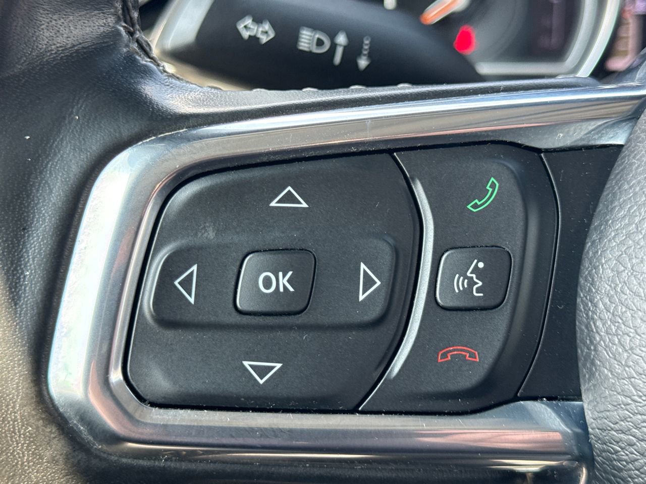 Used 2023 Jeep Wrangler Sahara w/ LED Lighting Group AWD/4WD image 23
