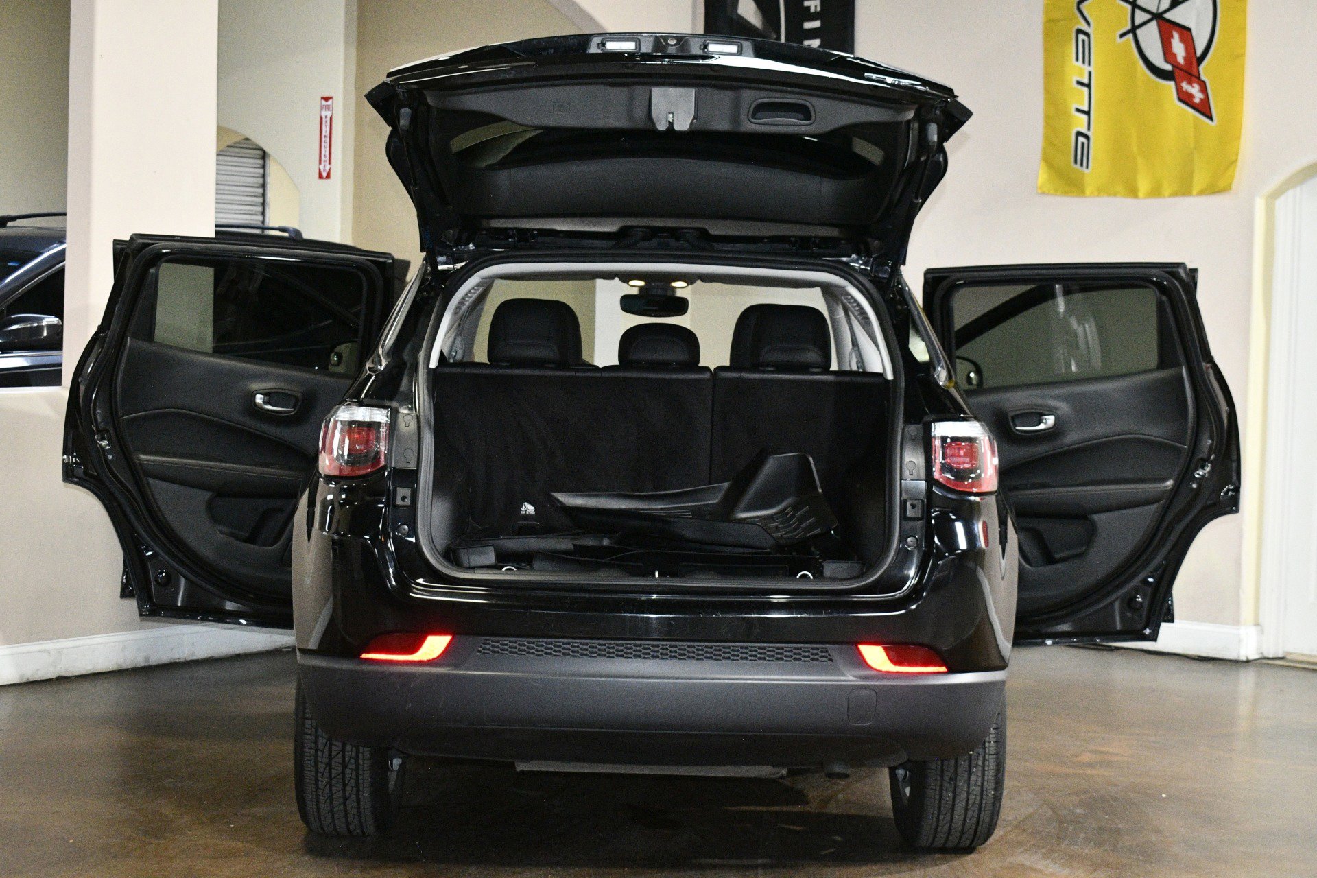 Used 2019 Jeep Compass Latitude w/ Popular Equipment Group image 88