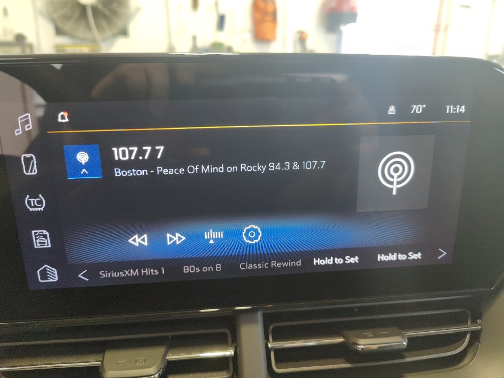 Used 2025 Chevrolet Trax LT FWD image 19