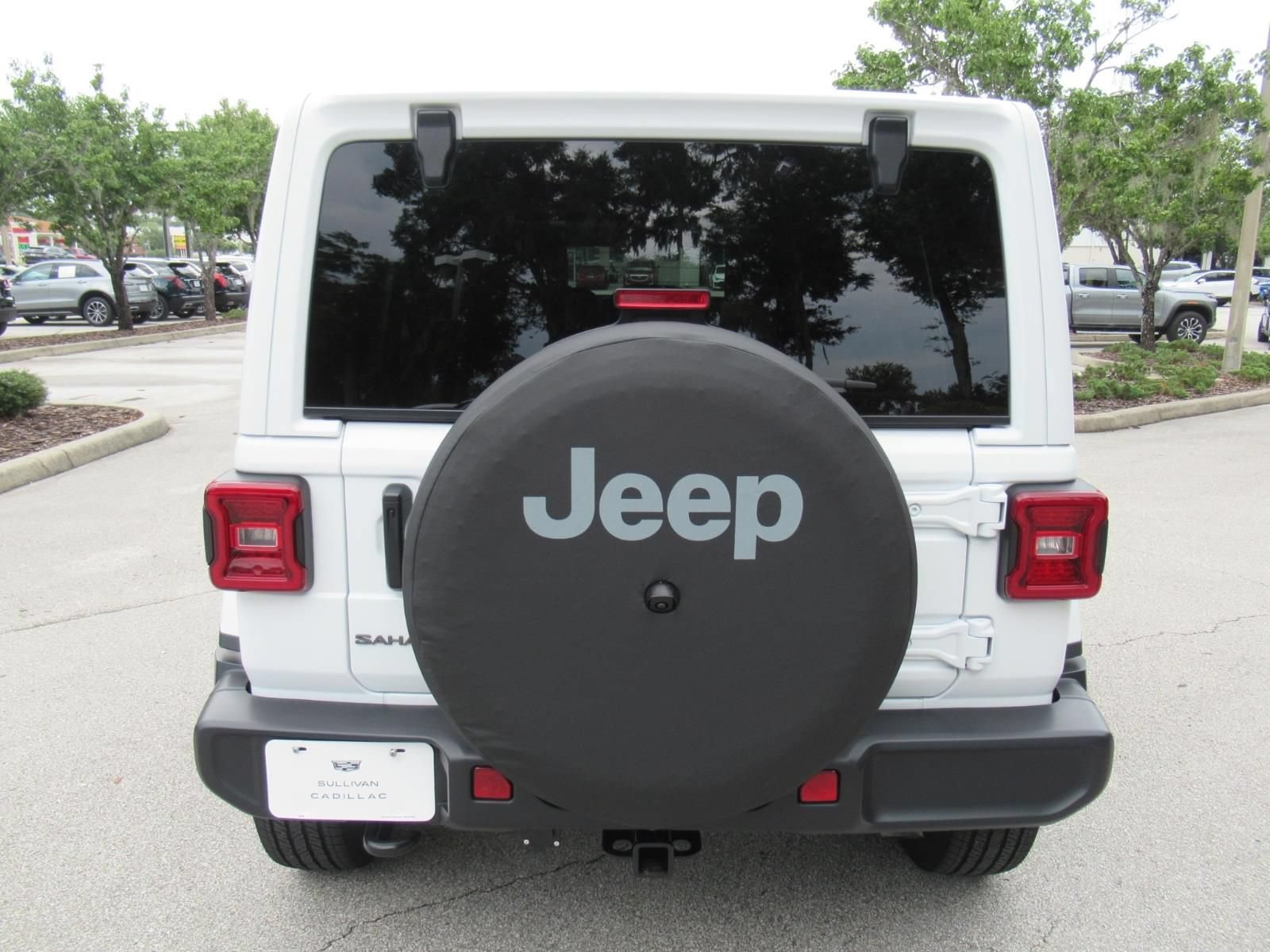 Used 2025 Jeep Wrangler Unlimited Sahara w/ Technology Group AWD/4WD image 33