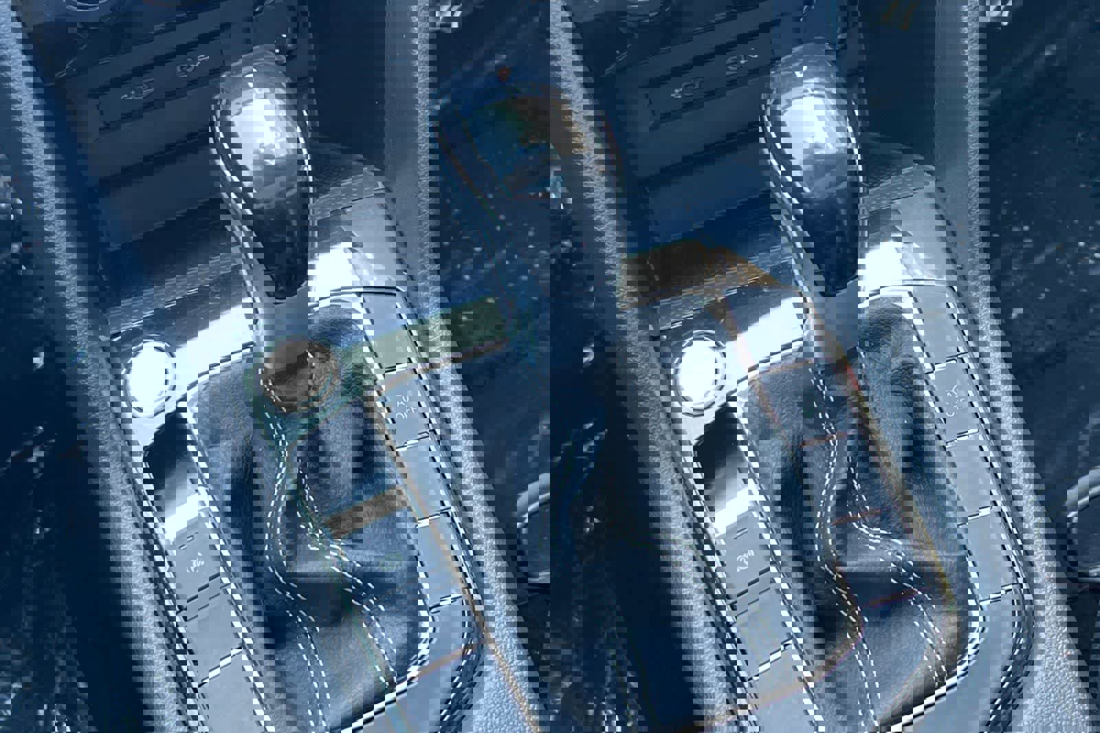 Used 2023 Volkswagen Taos SEL image 24