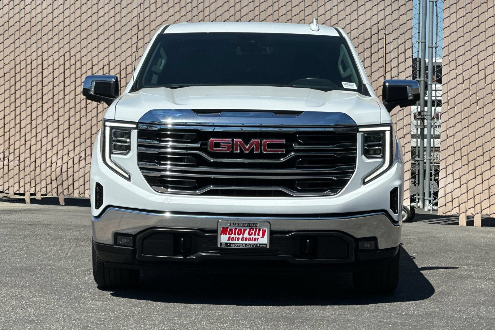 Certified 2025 GMC Sierra 1500 SLT RWD image 9