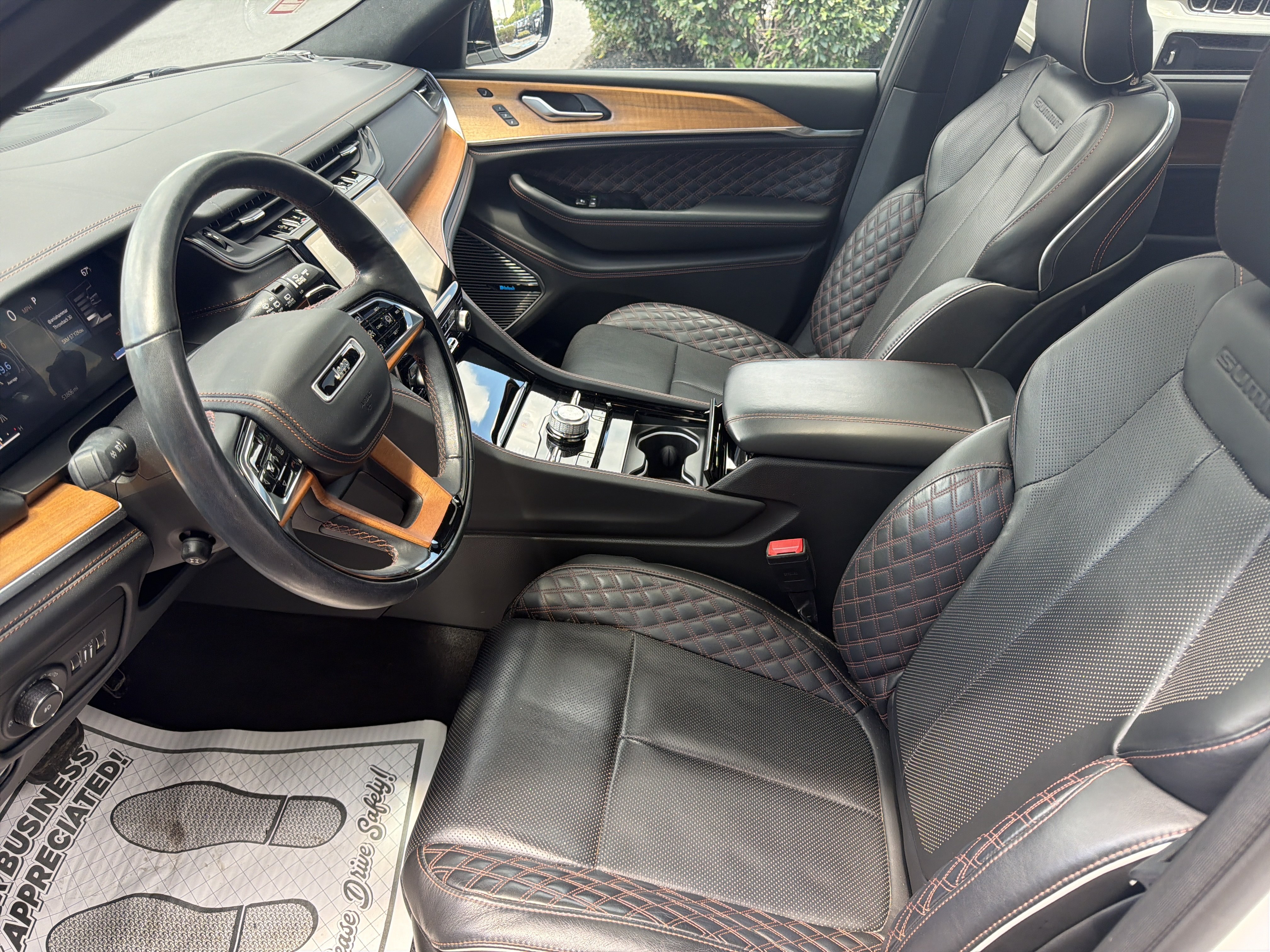 Used 2021 Jeep Grand Cherokee L Summit AWD/4WD image 12