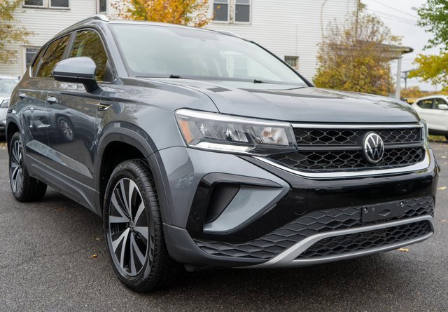 Used 2022 Volkswagen Taos SE image 4
