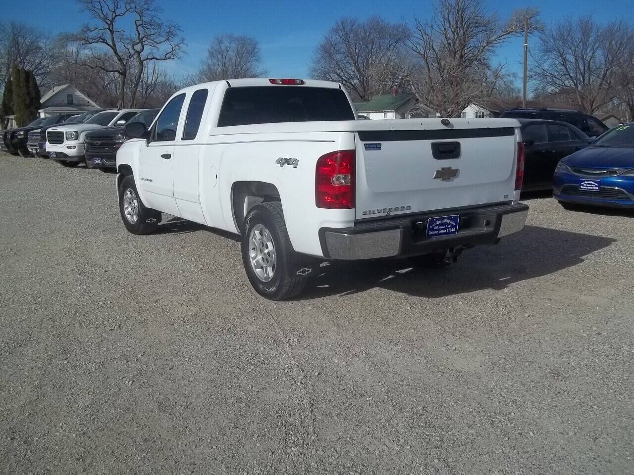 Used 2007 Chevrolet Silverado 1500 LT w/ 2LT Convenience Package AWD/4WD image 5