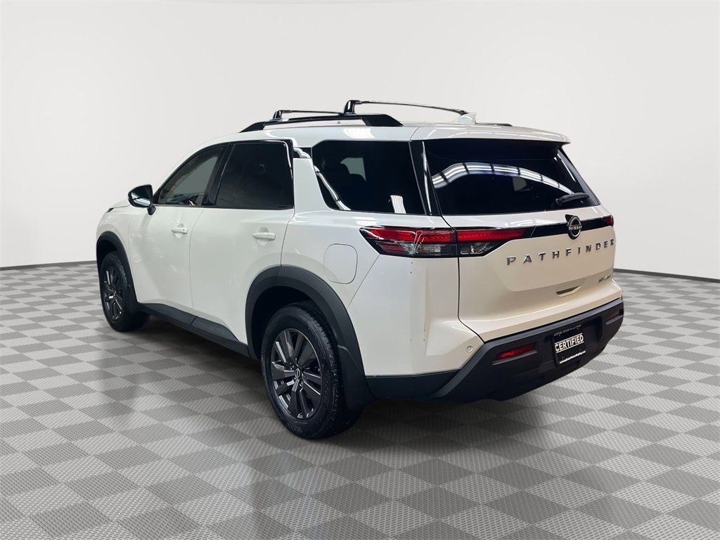 Used 2024 Nissan Pathfinder SV image 5