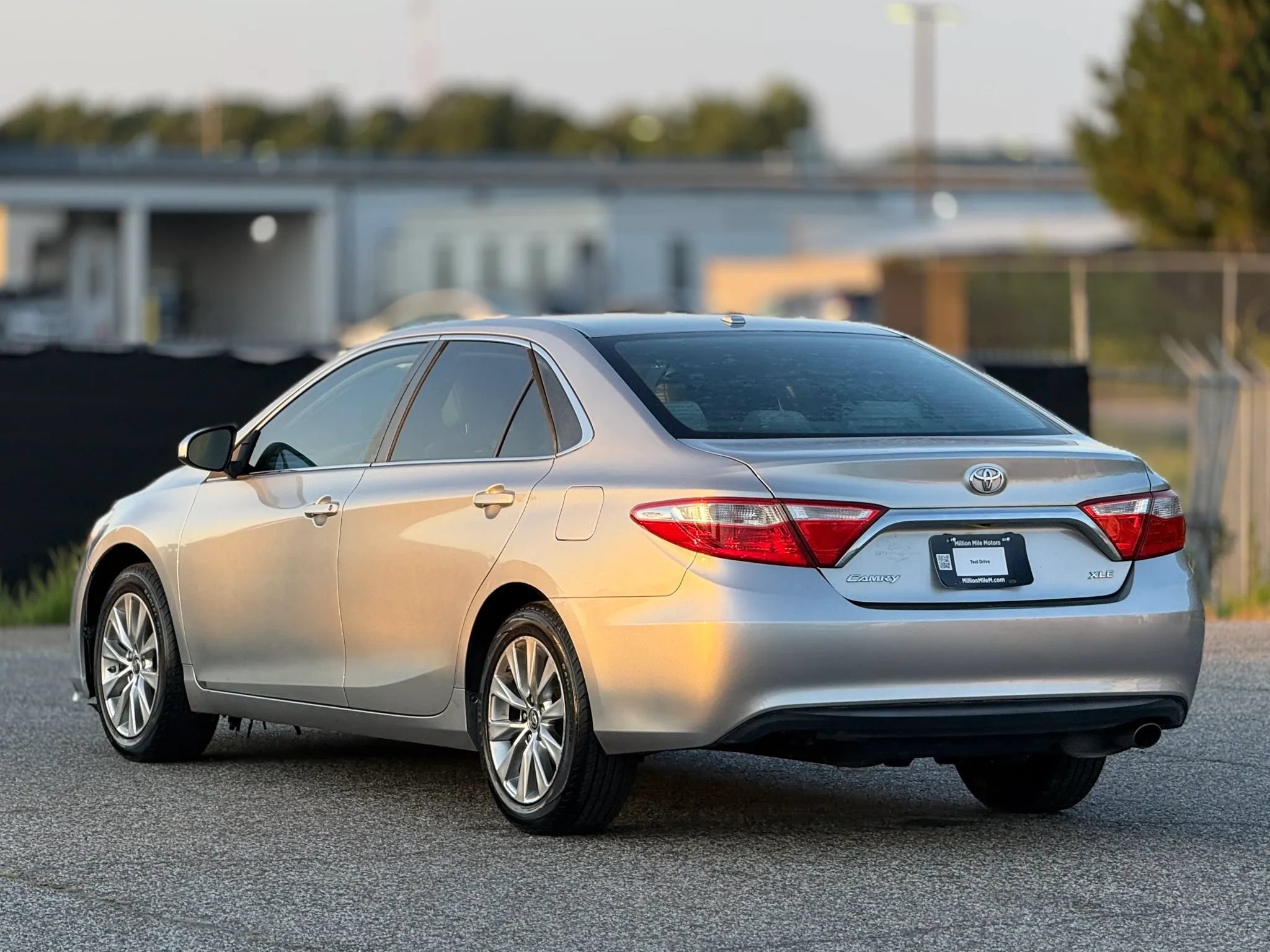 Used 2015 Toyota Camry XLE FWD image 10
