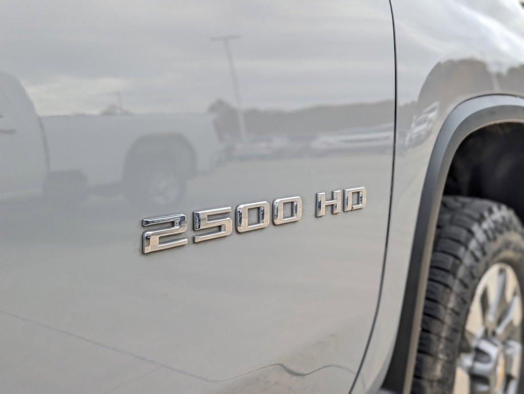 Used 2025 Chevrolet Silverado 2500 Custom w/ Custom Value Package image 12