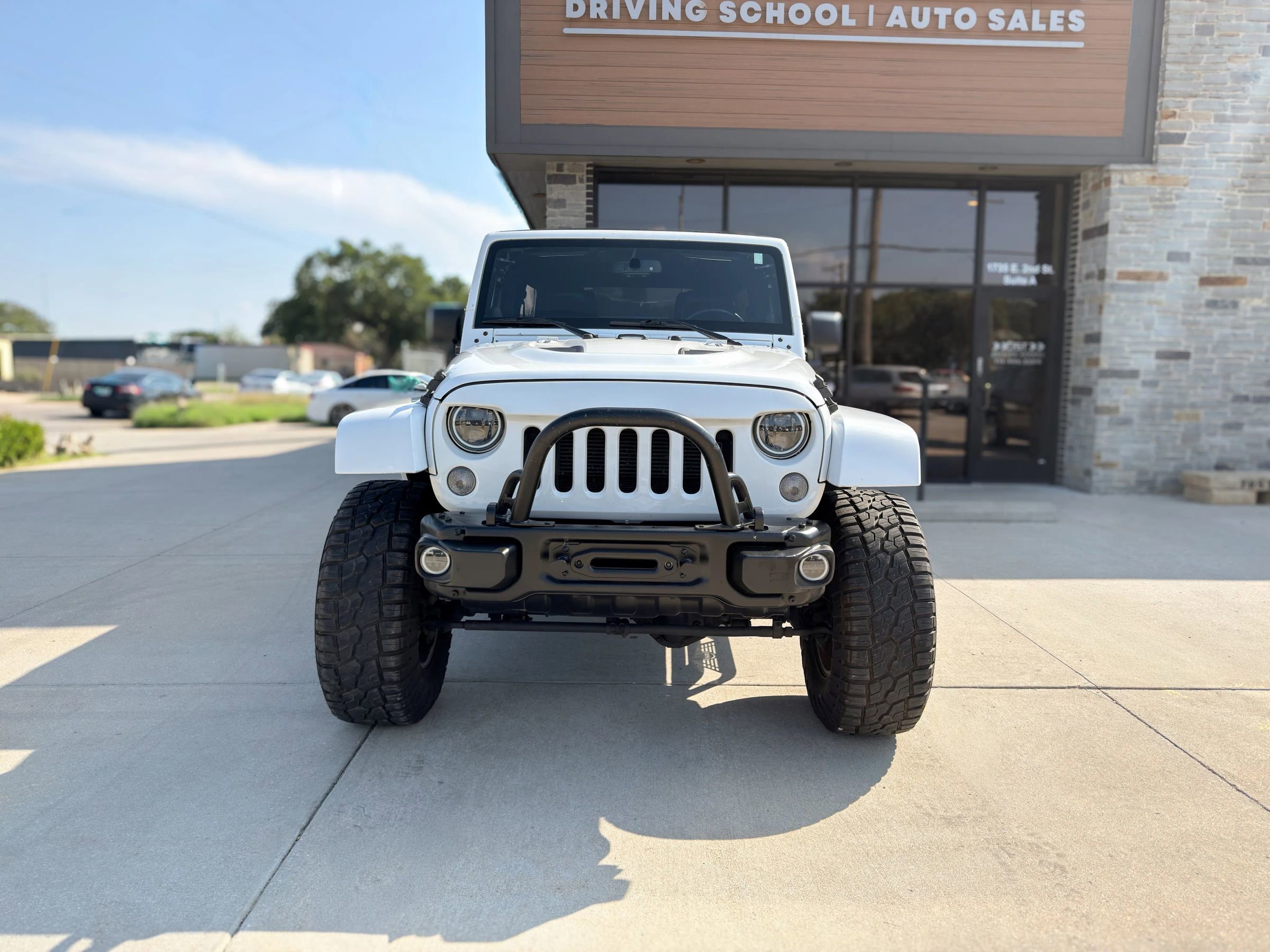Used 2014 Jeep Wrangler Unlimited Rubicon image 2