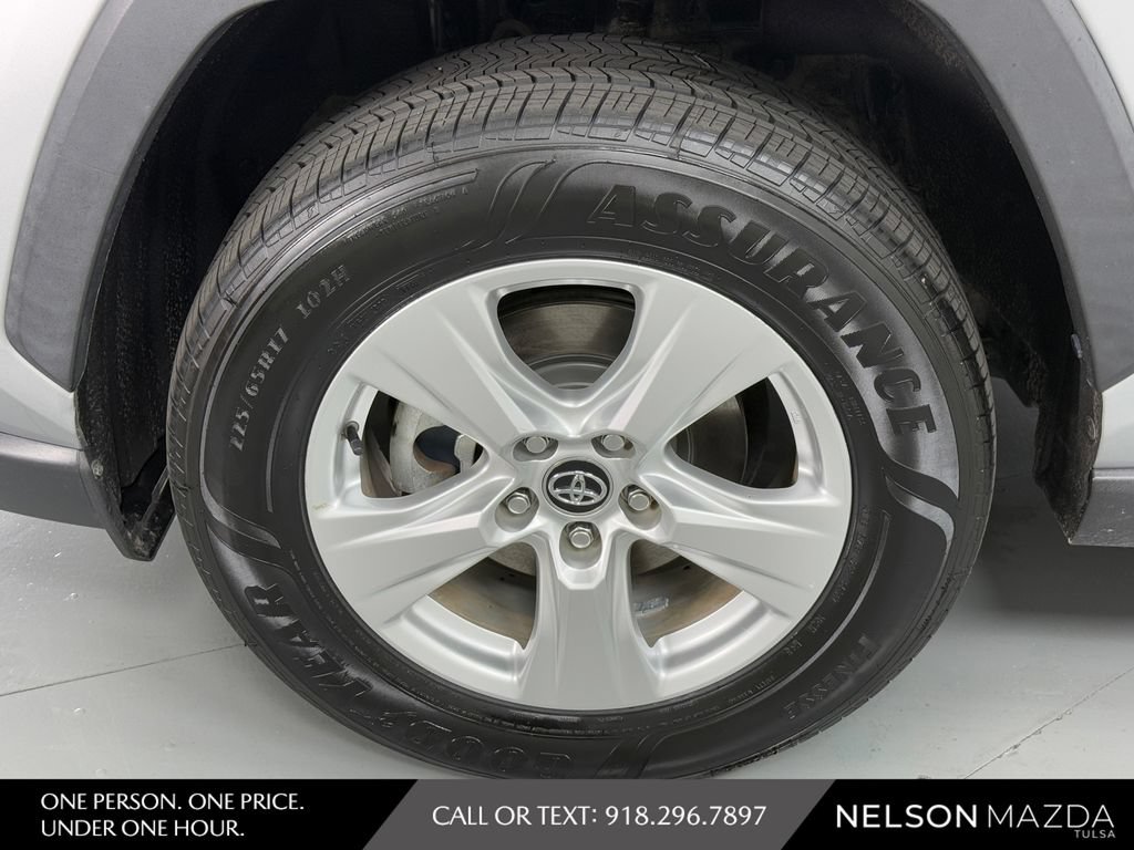 Used 2020 Toyota RAV4 XLE FWD image 13