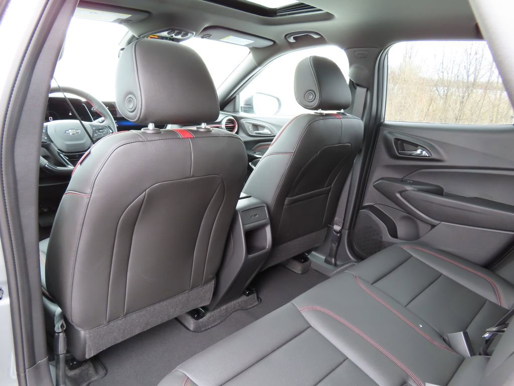 New 2026 Chevrolet Trax RS w/ Sunroof Package FWD image 22