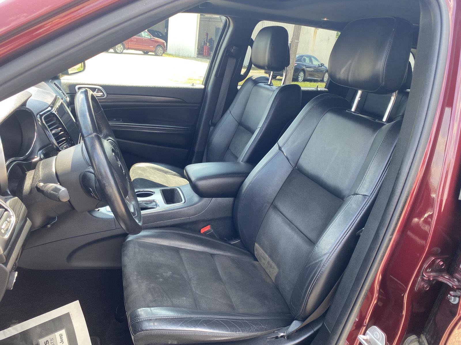 Used 2019 Jeep Grand Cherokee Altitude AWD/4WD image 16