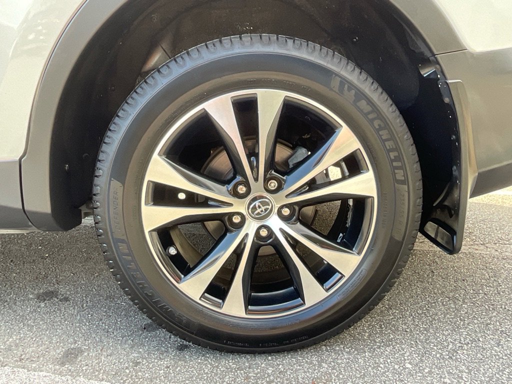 Used 2015 Toyota RAV4 Limited image 12