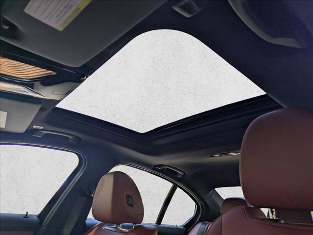 Used 2025 BMW 330i Sedan w/ Convenience Package image 15