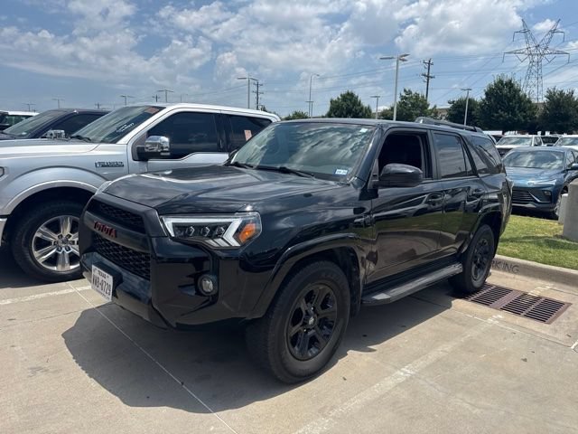 Used 2016 Toyota 4Runner SR5 RWD image 2
