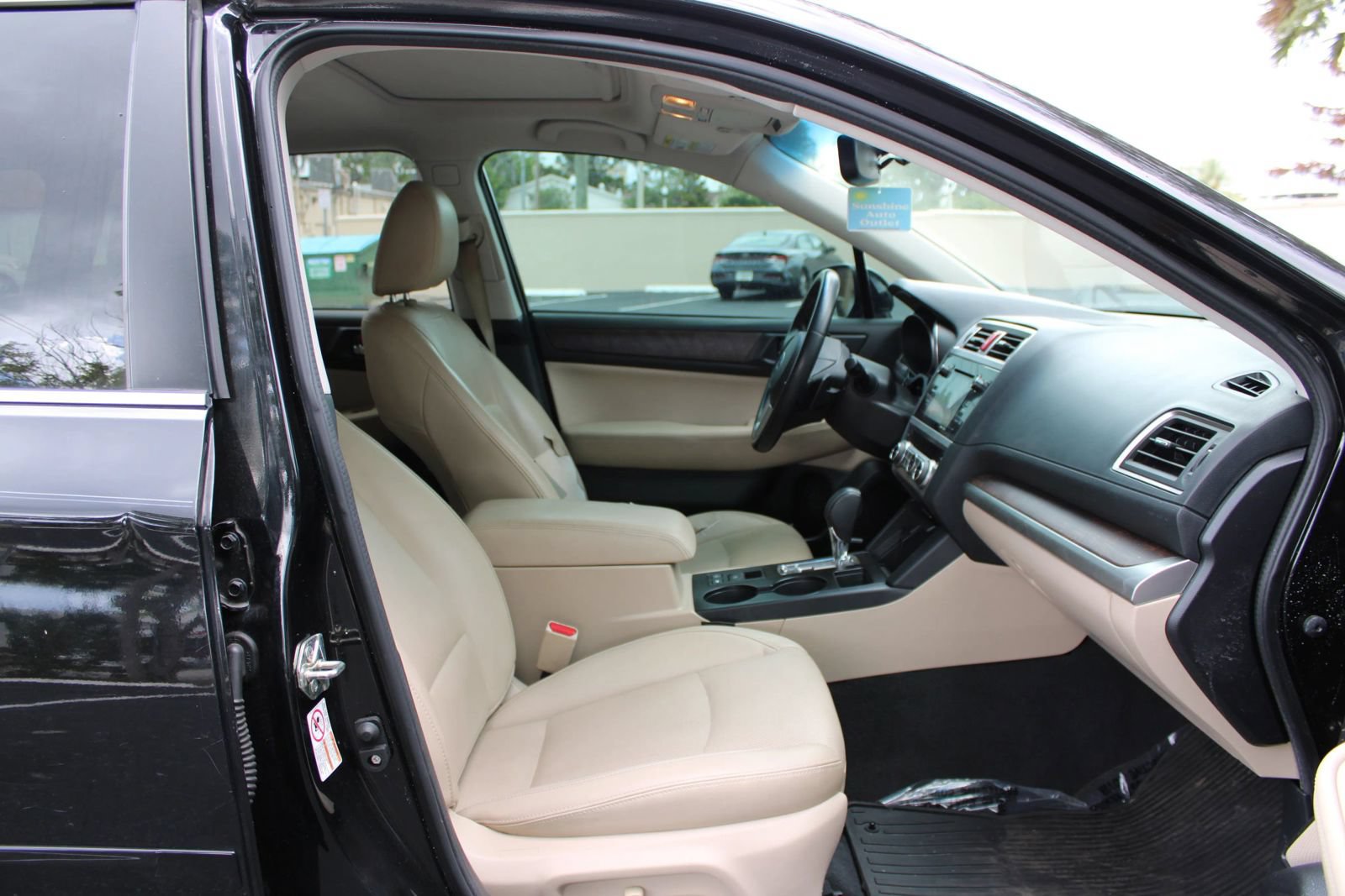 Used 2016 Subaru Outback 2.5i Limited AWD/4WD image 17