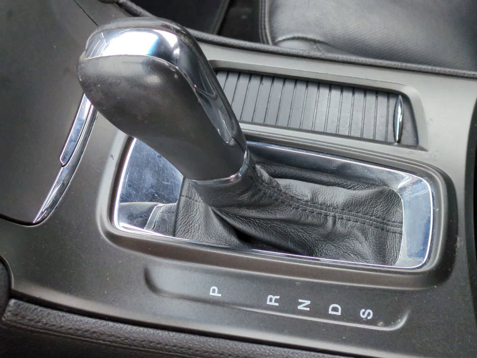 Used 2013 Lincoln MKS FWD image 31