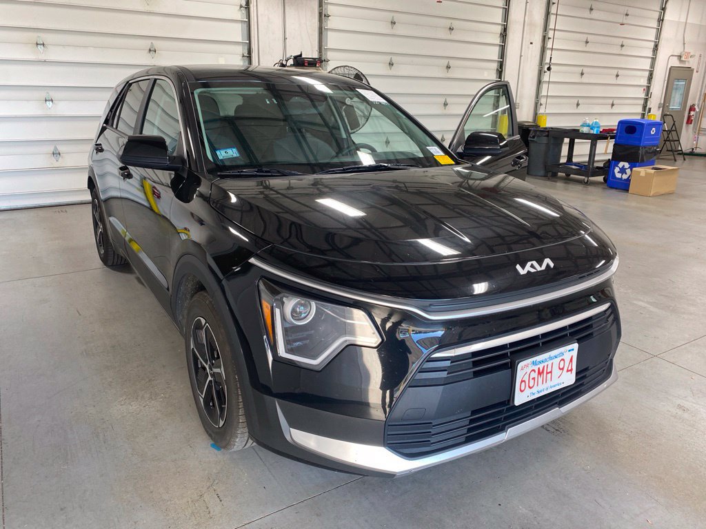 Used 2025 Kia Niro LX FWD image 1