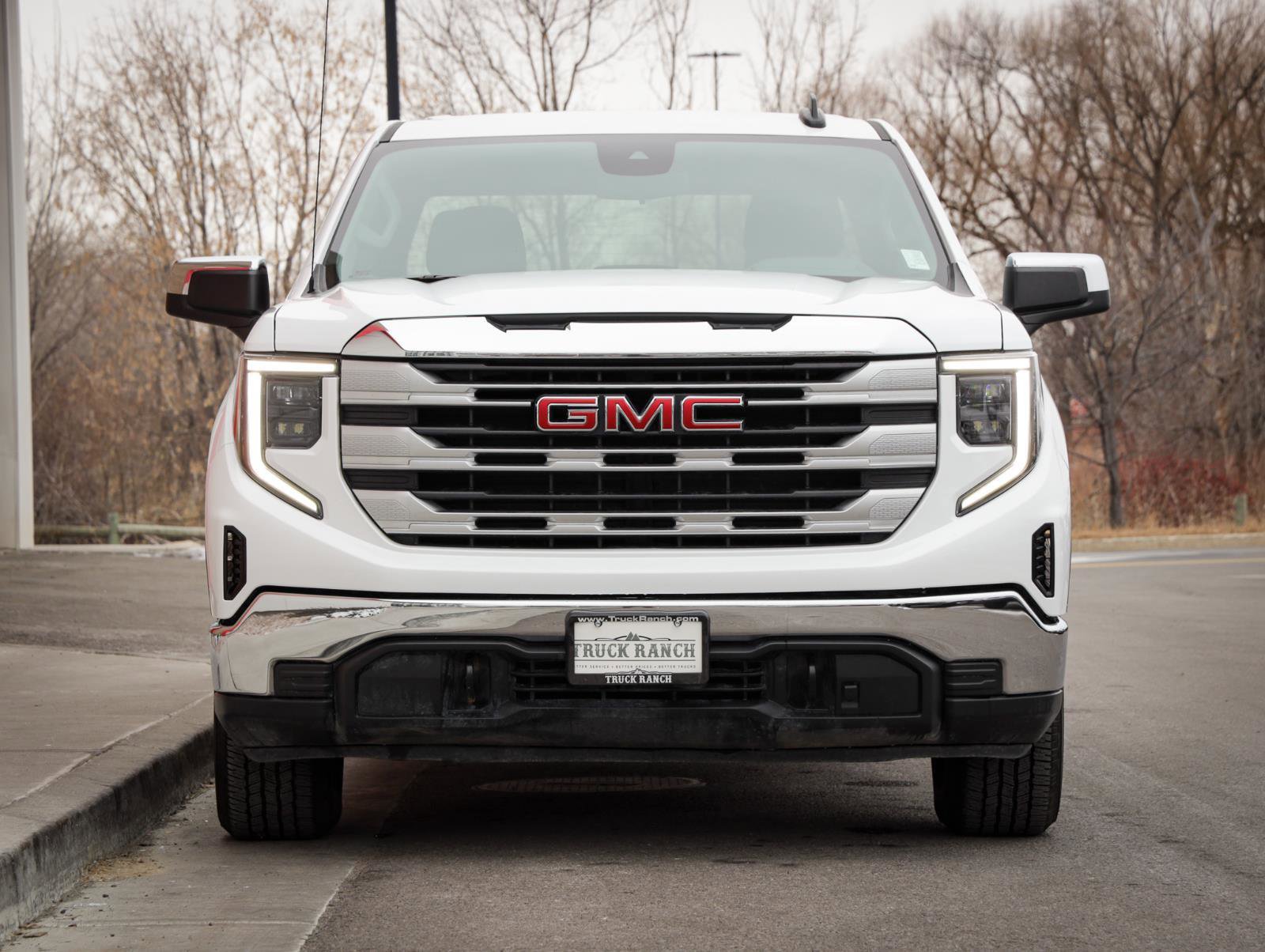 Used 2023 GMC Sierra 1500 SLE w/ X31 Off-Road Package image 9