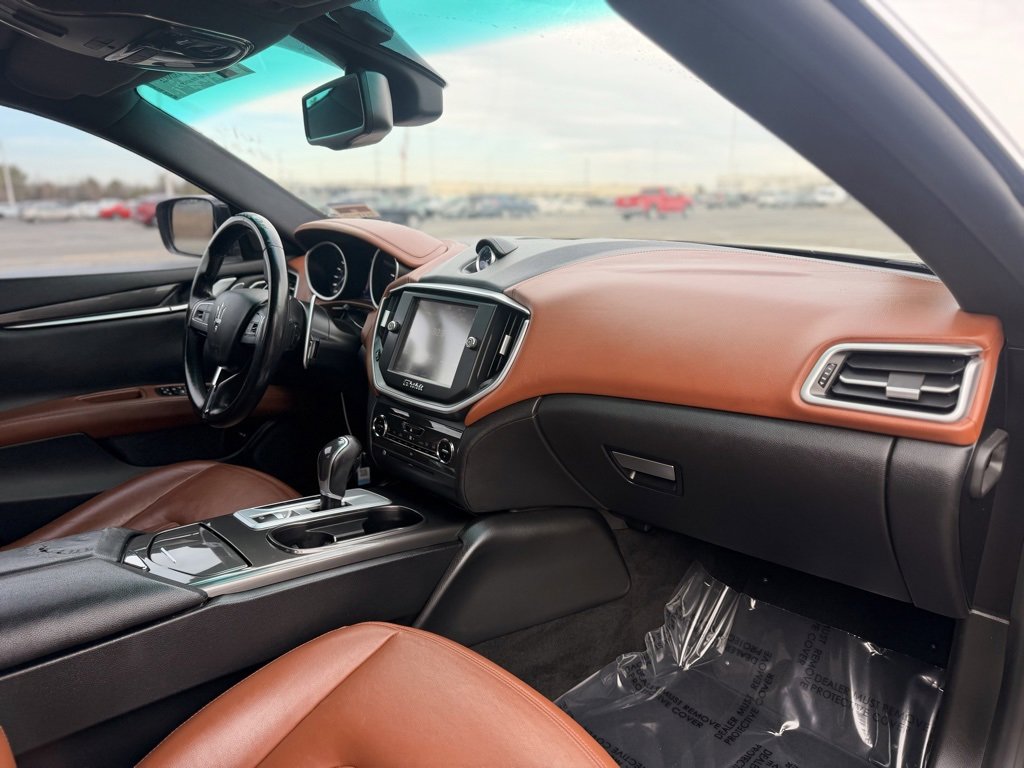 Used 2016 Maserati Ghibli image 12