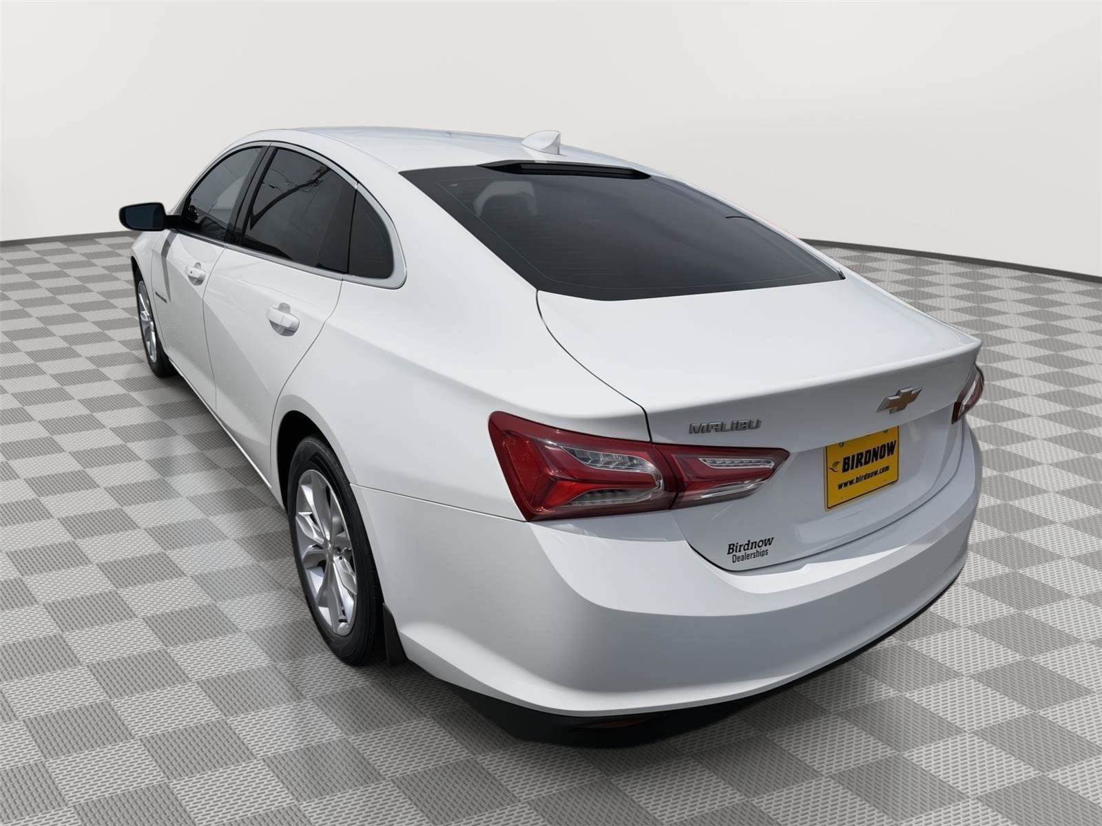 Used 2019 Chevrolet Malibu LT FWD image 3