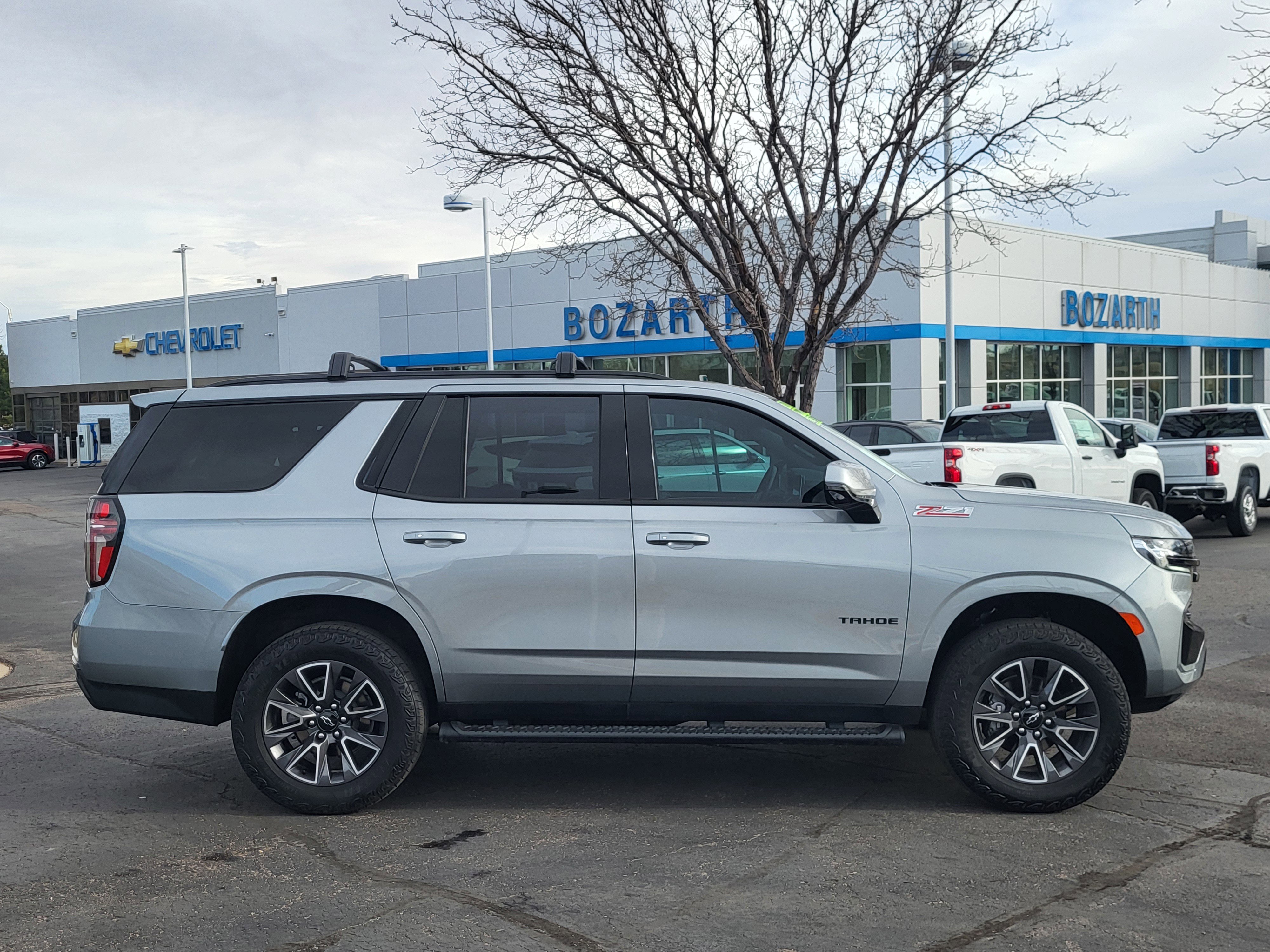 Used 2024 Chevrolet Tahoe Z71 w/ Luxury Package image 2