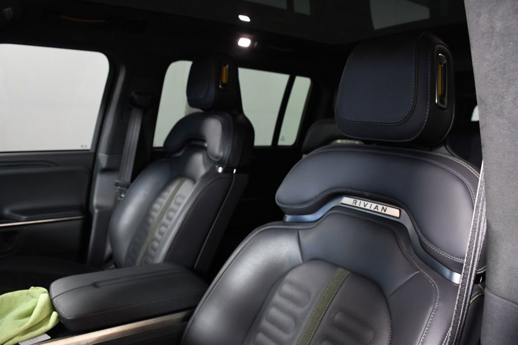 Used 2024 Rivian R1S Adventure AWD/4WD image 17