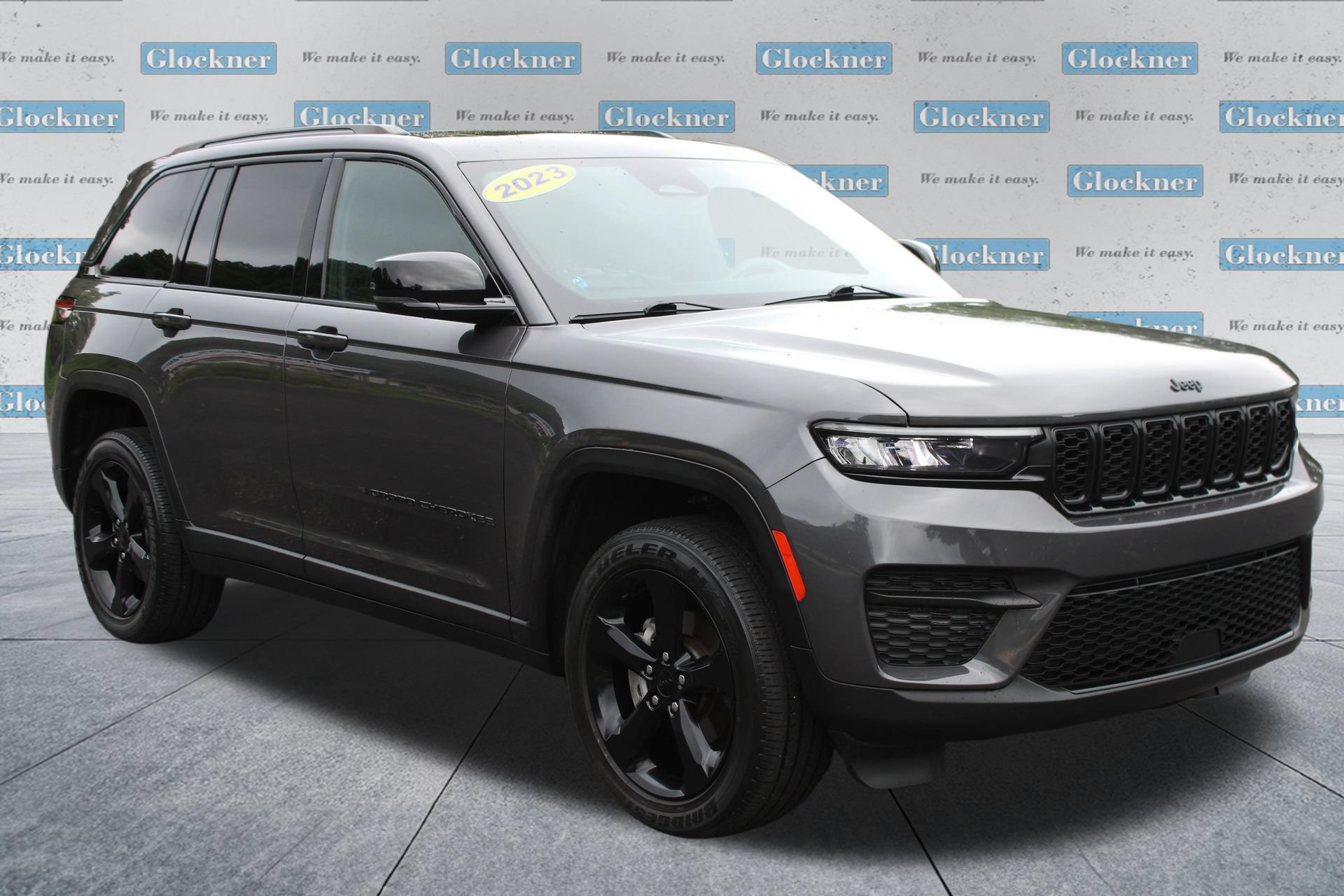 Used 2023 Jeep Grand Cherokee Altitude AWD/4WD image 3