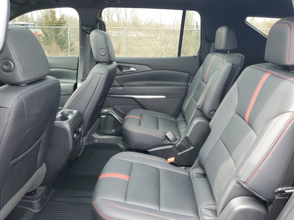 Used 2024 Chevrolet Traverse RS w/ LPO, Floor Liner Package image 28