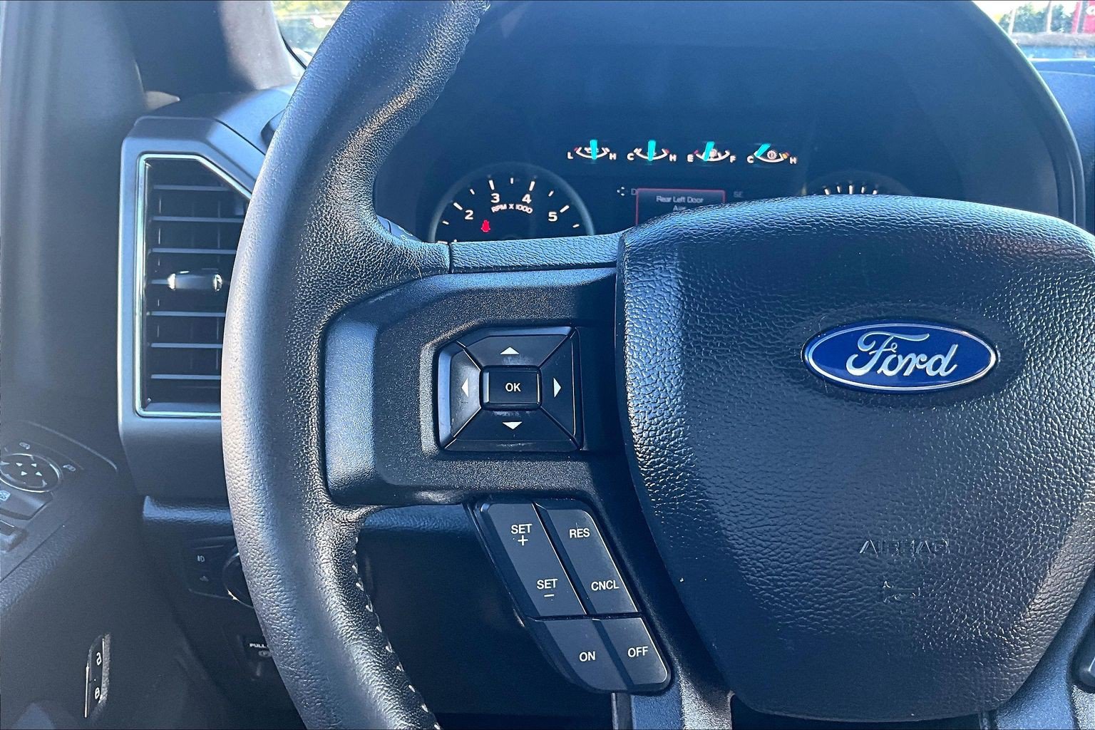 Used 2019 Ford F150 XLT w/ Equipment Group 302A Luxury AWD/4WD image 17