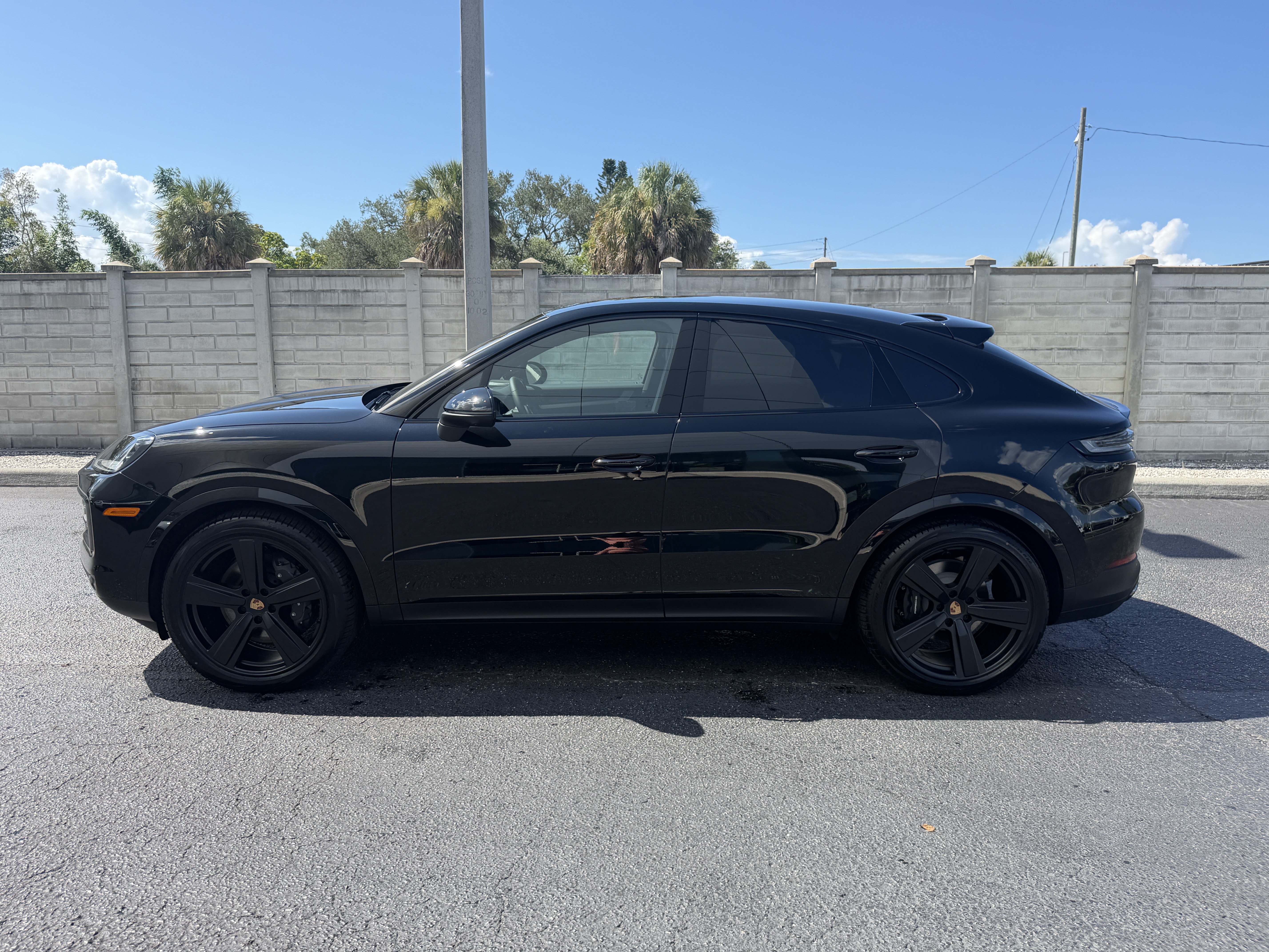 New 2026 Porsche Cayenne Coupe AWD/4WD image 2