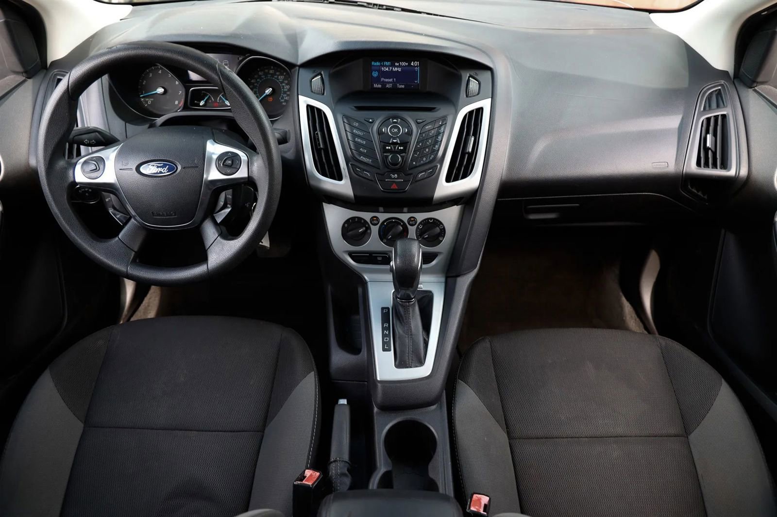 Used 2012 Ford Focus SE FWD image 2
