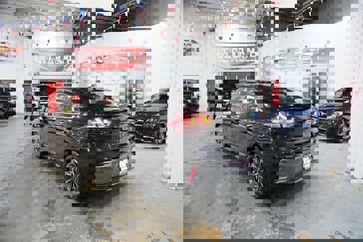 Used 2020 Hyundai Ioniq Limited image 8