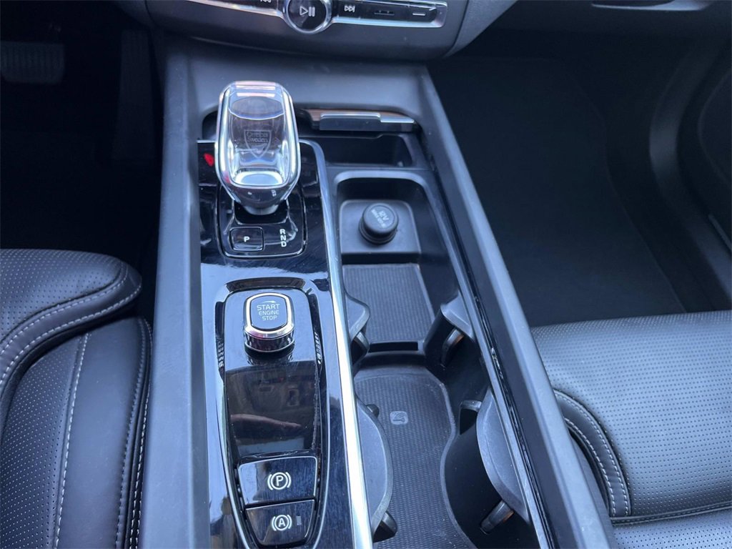 Used 2023 Volvo XC60 B5 Ultimate image 35