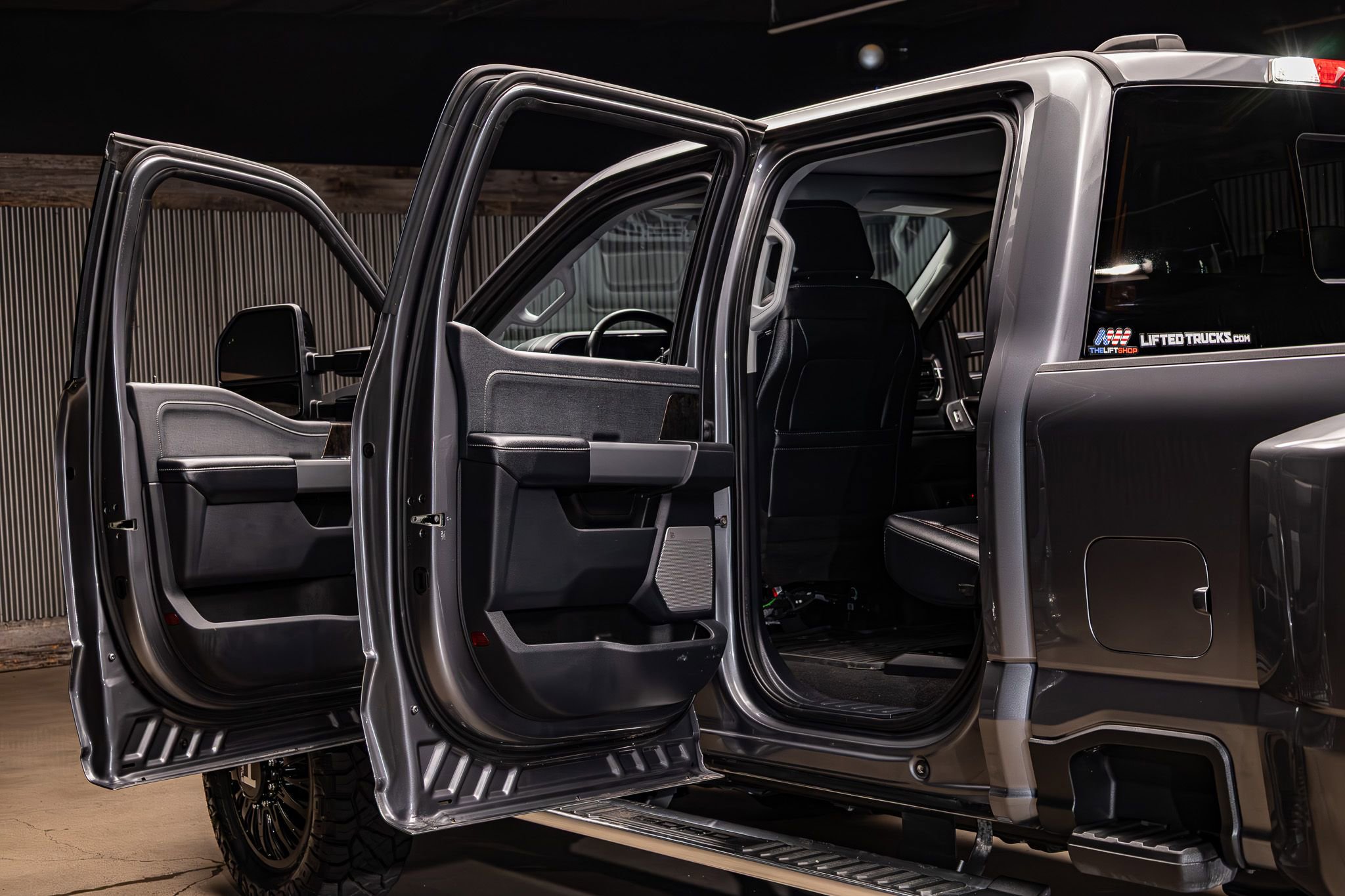 Used 2024 Ford F450 Lariat w/ FX4 Off-Road Package image 29