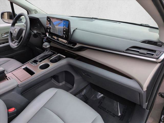 Used 2022 Toyota Sienna XLE w/ XLE Plus Package image 23