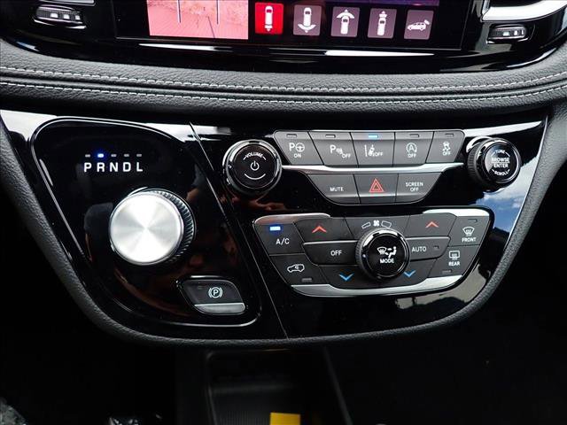 New 2025 Chrysler Pacifica Select FWD image 21