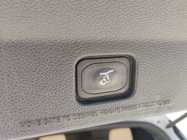 Used 2016 Ford Explorer XLT w/ Equipment Group 202A image 11