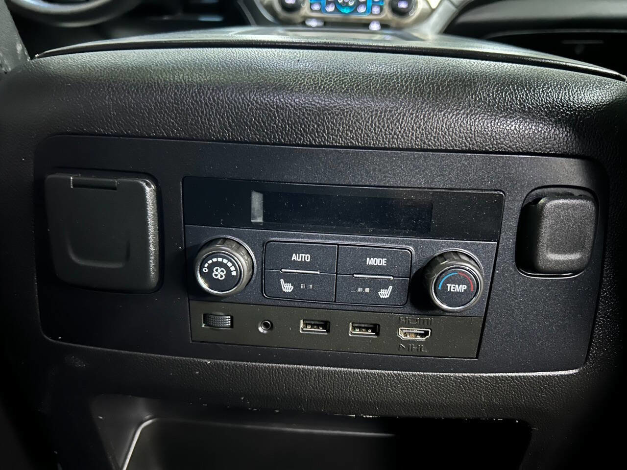 Used 2017 GMC Yukon XL Denali w/ Open Road Package image 35