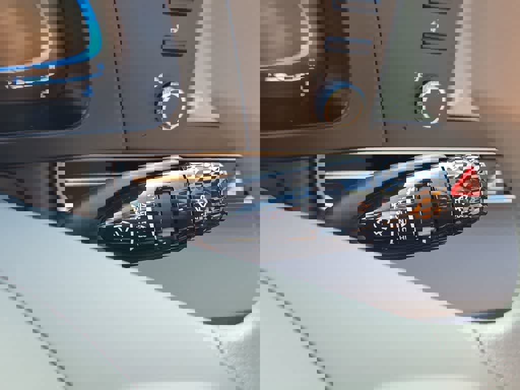 New 2026 Hyundai Elantra SE image 26